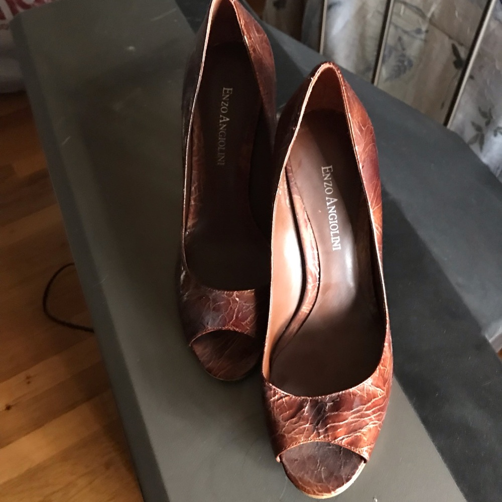 Peep toe heels